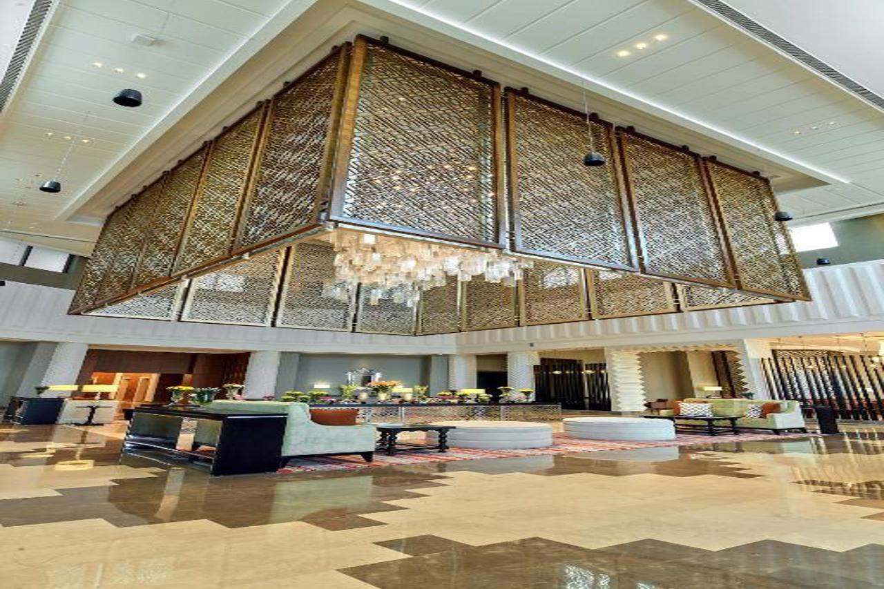 Отель The Leela Гандинагар Экстерьер фото